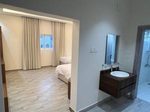 Bilik mandi di Aljawadain +29 gambar