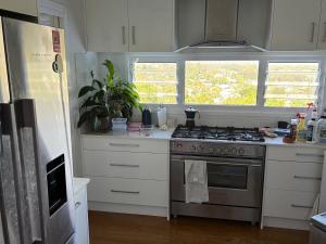 Η κουζίνα ή μικρή κουζίνα στο House with great views and interesting areas