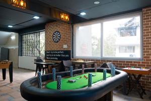 Τραπέζι μπιλιάρδου στο Mansarovar Bungalows