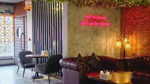 Posezení v ubytování HOTEL OAK PLAZA - 1KM Connaught Place