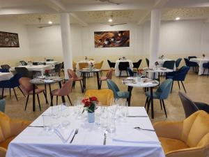 Restaurace v ubytování Comfort Suites + 11 fotografií