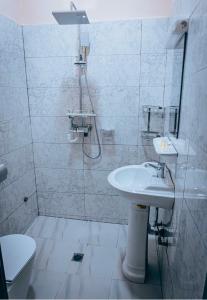 Ένα μπάνιο στο Les Résidences Davina Hope +31 φωτογραφίες