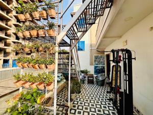 Balkón nebo terasa v ubytování Downtown Suchitra Delight House