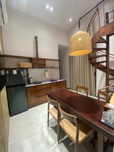 Kuchyň nebo kuchyňský kout v ubytování Nhà Gối Homestay - Chạm Bình Yên