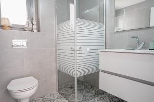 Ένα μπάνιο στο Red Sea Dream - by G&P Suites +26 φωτογραφίες