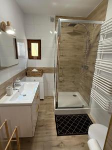 Koupelna v ubytování Domek z Widokiem Szklarska Poręba