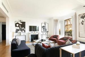 Μια τηλεόραση ή/και κέντρο ψυχαγωγίας στο Hauts-de-Seine Eiffel Tower