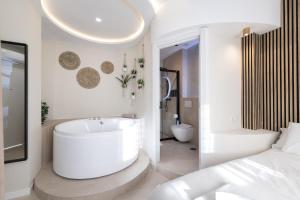 Koupelna v ubytování MALAGA BOUTIQUE V.V LUXURY JACUZZY