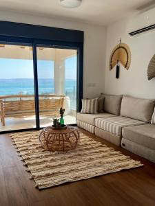 Χώρος καθιστικού στο Golden View - Sea of Galilee