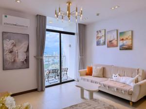 Posezení v ubytování CSJ Tower Vũng Tàu-Seaview & Beachfront Apartment -RUBY HOUSE + 90 fotografií