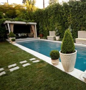 Bazén v ubytování Msho Amrov Restoran nebo v jeho okolí