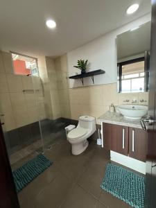 Koupelna v ubytování Peaceful Escazu Getaway with Pool, Wi-Fi & Work Space + 10 fotografií