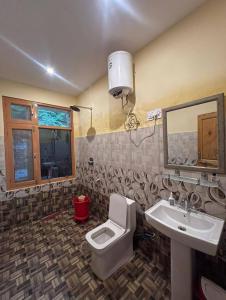 Koupelna v ubytování Cedarwood Cottage + 19 fotografií