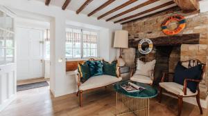 Χώρος καθιστικού στο Tranquil Country Escape 4BR Family Home Cotswolds AONB CHUST-TBH