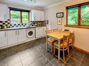 Η κουζίνα ή μικρή κουζίνα στο Foxglove Cottage 1 - Uk50019