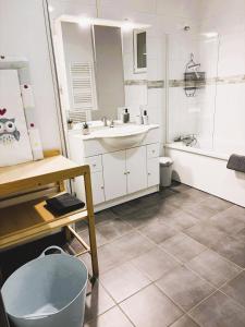 Koupelna v ubytování Gîte des Débats