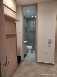 Et badeværelse på Beautiful Salguero apartment, type Lofs