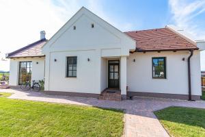 Το κτήριο όπου στεγάζεται  η παραθεριστική κατοικία