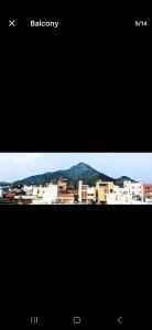 En generel udsigt til bjerge eller udsigt til bjerge taget fra lejligheden