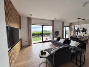 Et tv og/eller underholdning på Villa Puro