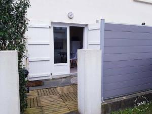 Το κτήριο όπου στεγάζεται  το διαμέρισμα +7 φωτογραφίες