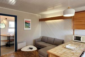 Гостиная зона в Tipoz'immo-Brise Marine 2-sea view-spot surf-cosy