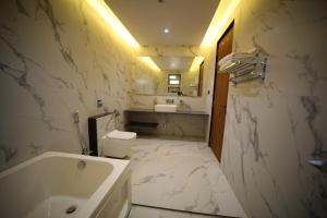 Ένα μπάνιο στο Honey Villa