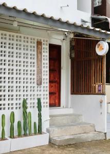 Φωτογραφία από το άλμπουμ του Baan Suan Dok 2BR near Nimman στο Τσιάνγκ Μάι