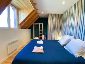 Billede fra billedgalleriet på CHALET LAC BLEU Luchon proche Thermes 3ch terrasse bbq pkg 7p i Saint-Mamet + 46 billeder