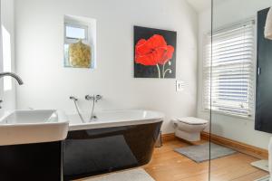 Galeriebild der Unterkunft Gorgeous Double Room with High Ceiling in Bexley + 12 Fotos