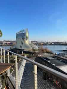 Θέα στο ποτάμι κοντά σε αυτό το δωμάτιο σε οικογενειακή κατοικία