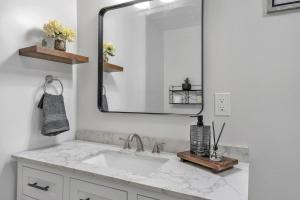 Fotografie z fotogalerie ubytování Spacious 4 Bed Home - In-Law Unit -Near SF and Napa v destinaci Vallejo