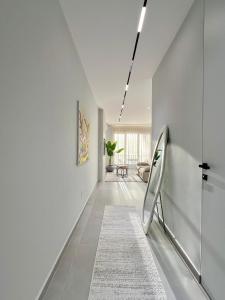 Μια τηλεόραση ή/και κέντρο ψυχαγωγίας στο Noor Apartments