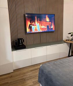 Μια τηλεόραση ή/και κέντρο ψυχαγωγίας στο Studio Galerie 466 L'art de vivre à Metz