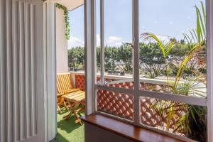 Μπαλκόνι ή βεράντα στο Serene Rustic & Earthy Luxury Stay