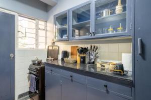 Η κουζίνα ή μικρή κουζίνα στο Serene Rustic & Earthy Luxury Stay +17 φωτογραφίες