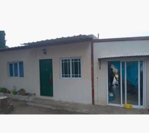 Bygningen som feriehuset ligger i + 11 billeder