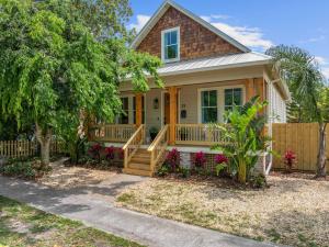 Zahrada ubytování The Royal Floridian l Heated Pool l Walk to DNTN