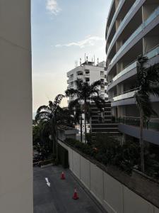 Το κτήριο όπου στεγάζεται  το ξενοδοχείο διαμερισμάτων