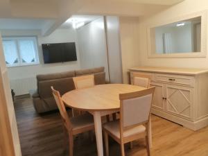 Μια τηλεόραση ή/και κέντρο ψυχαγωγίας στο Magnifique studio neuf et indépendant à la campagne