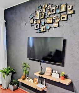 Μια τηλεόραση ή/και κέντρο ψυχαγωγίας στο Plaza Independencia +24 φωτογραφίες