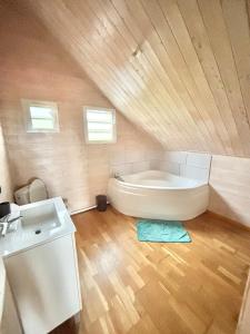 Ένα μπάνιο στο Chalet Doux Refuge - 1 à 6 personnes - Plaine des Palmistes