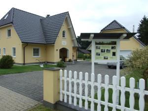 Afbeelding uit fotogalerij van Ferienwohnung am Betschkamp in Schneverdingen