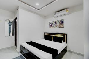 Postel nebo postele na pokoji v ubytování SPOT ON BSR RoyalStay Super Luxury Hotel Rooms