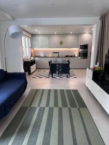 Η κουζίνα ή μικρή κουζίνα στο Chez Olivia +6 φωτογραφίες