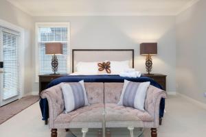 Χώρος καθιστικού στο Prime Richmond Stay 10 min to YVR & Steveston