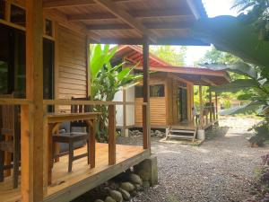 Το κτήριο όπου στεγάζεται  η παραθεριστική κατοικία