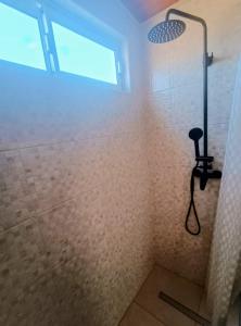 Koupelna v ubytování Rincón del Shoam + 5 fotografií