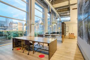 Fotografie z fotogalerie ubytování Prestigious 2BR , Roof Terrace, 15 Mins to London, Sleeps 7 v destinaci Croydon + 21 fotografií