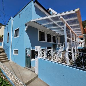 Budova, kde se prázdninový dům nachází + 44 fotografií